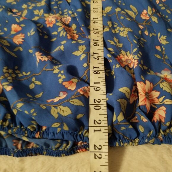 Women's Floral Boho Faux Wrap Top Size Medium Blue - Picture 8 of 8